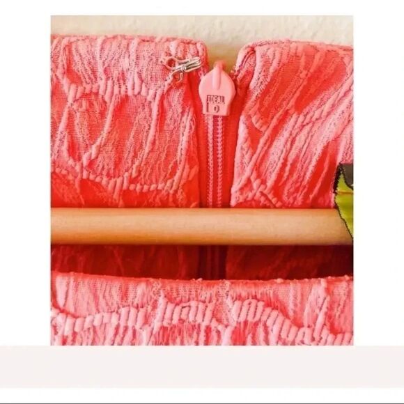 Taylor Sleeveless Women’s Dress SZ 2 - Picture 5 of 5